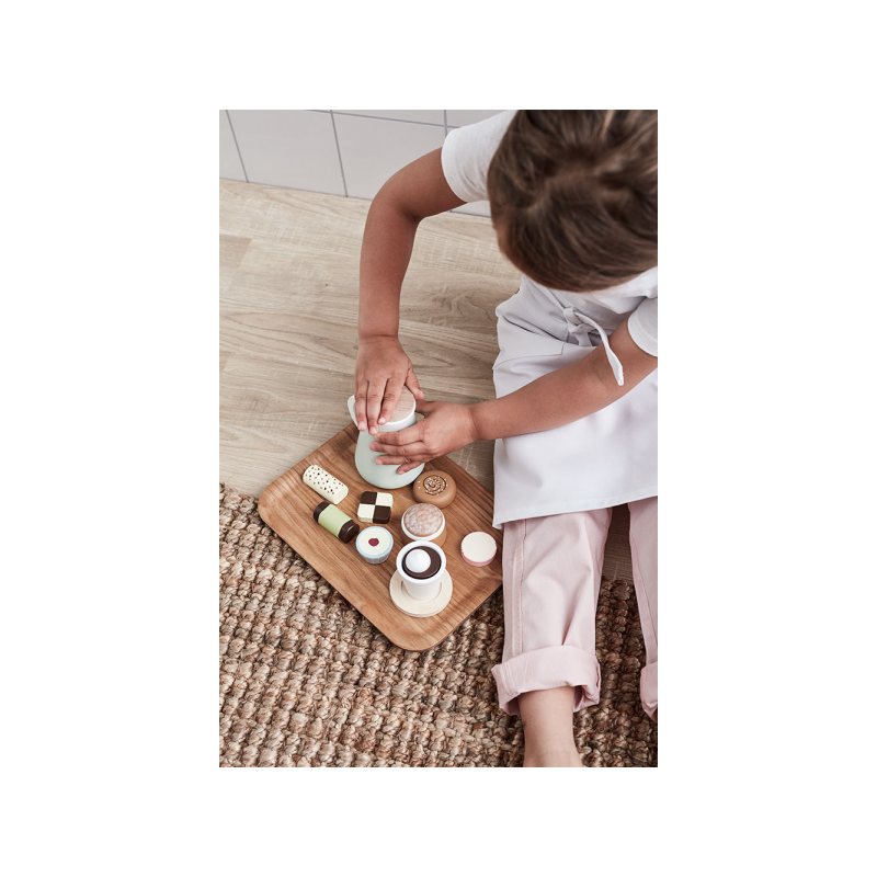 Kids Concept Kanvička drevená so 4 šálkami Bistro