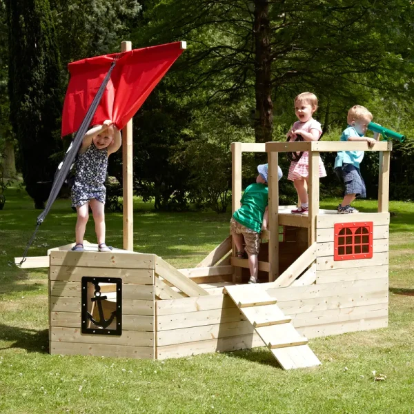 TP Active-Toys Drevený domček na hranie Pirátska loď - certifikovaný FSC®