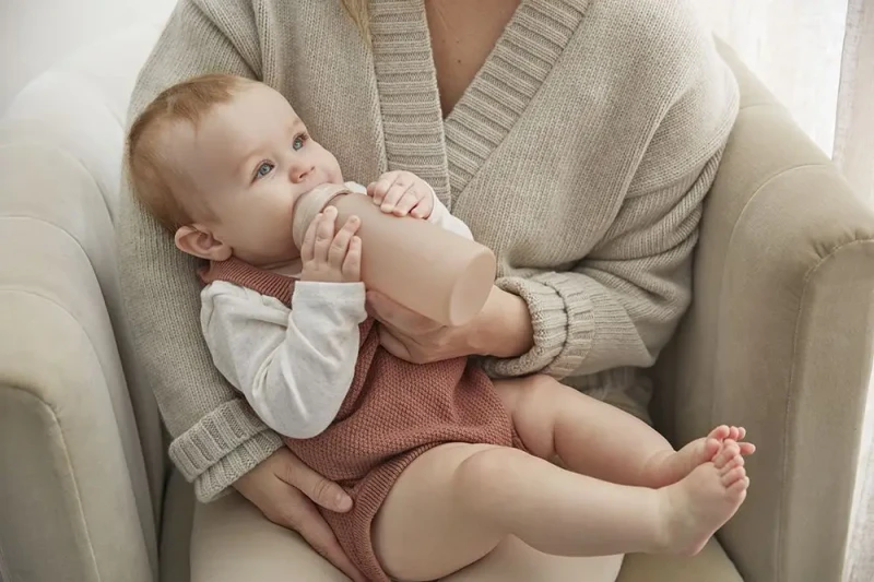 Elodie Details Sklenená kojenecká fľaša - Blushing Pink
