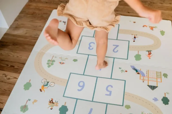 Play&Go EEVAA Podložka na hraní Skákací panák