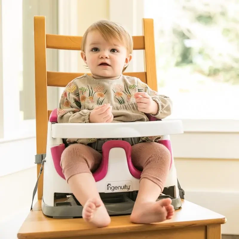 Podsedák na jedálenskú stoličku 2v1 Baby Base Pink Flambe 6m+, do 22kg | INGENUITY