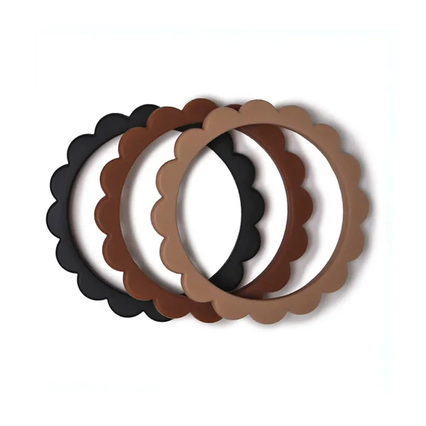 Mushie náramkové hryzátko zo silikónu FLOWER | Black / Natural / Caramel