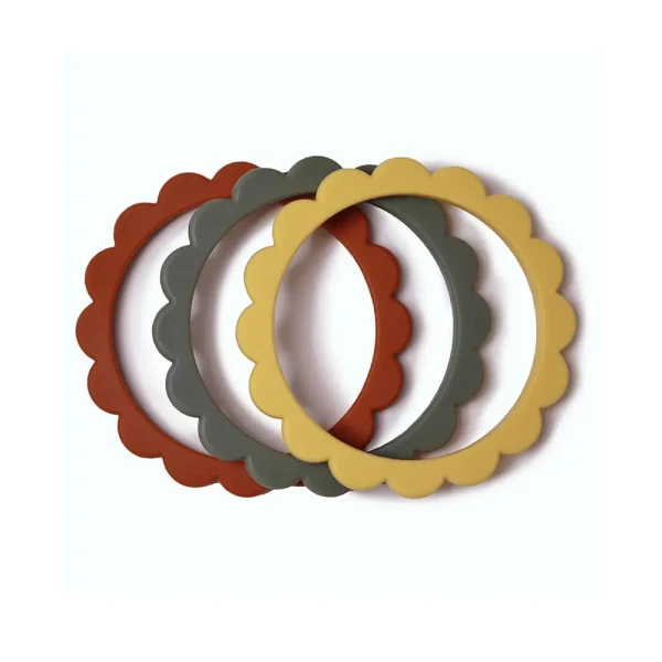 Mushie náramkové hryzátko zo silikónu FLOWER Sunshine / Dried Thyme / Clay