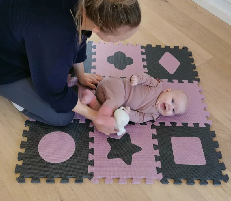 Baby Dan Penová hracia podložka puzzle Geometrické tvary, Rose 90 x 90 cm